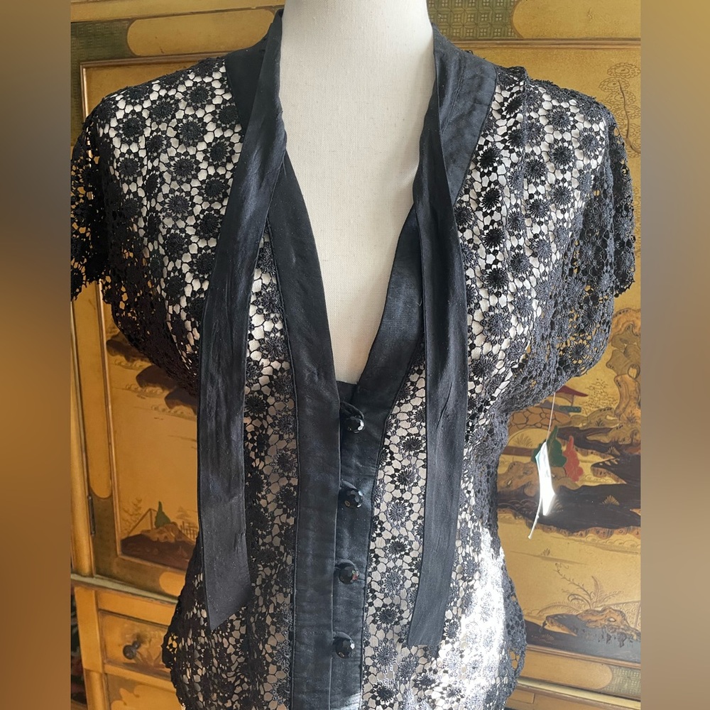 TRACY REESE Black Lace Blouse with Silk Bow Detail Flutter Sleeves VTG Y2K 4 NEW - Picture 3 of 7